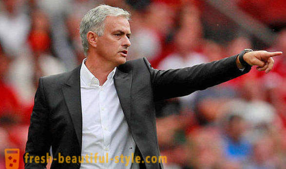 Jose Mourinho - īpašs treneris.