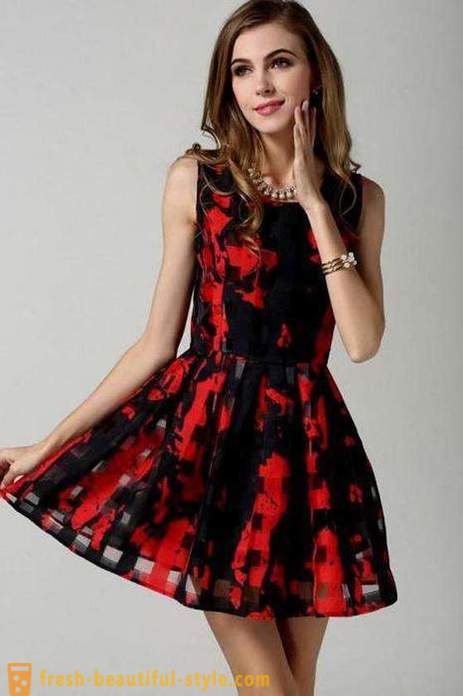 Melna kleita ar sarkanām: stiliem, ko valkāt