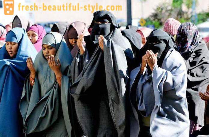Kas ir plīvurs? Sieviešu virsdrēbes musulmaņu valstīs