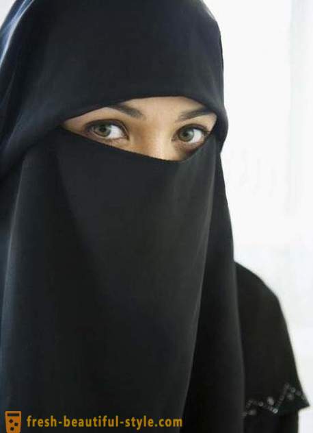 Kas ir plīvurs? Sieviešu virsdrēbes musulmaņu valstīs