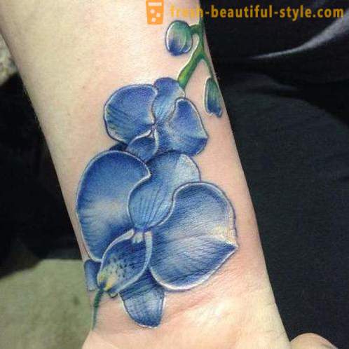 Ziedu tetovējums uz rokas par meitenēm. vērtība