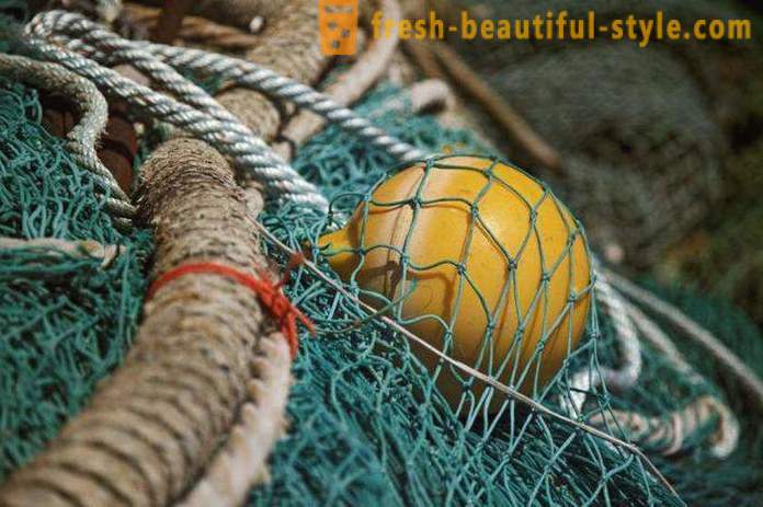 Somijas zvejas tīkli no zvejas līnijas trójścienna