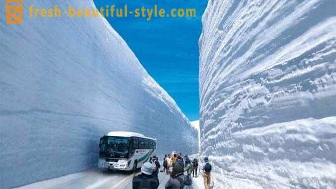 Amazing sniega koridors Japānā