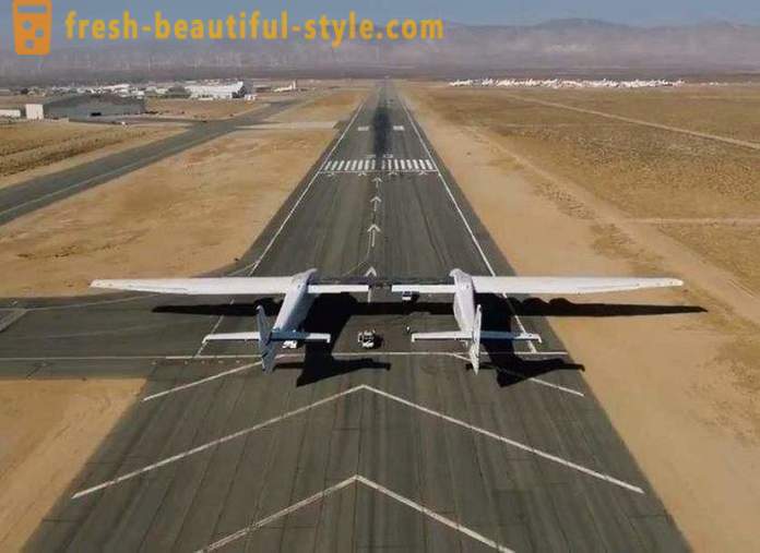 Lielākā lidmašīna no pasaulē ātrākais un vairāk