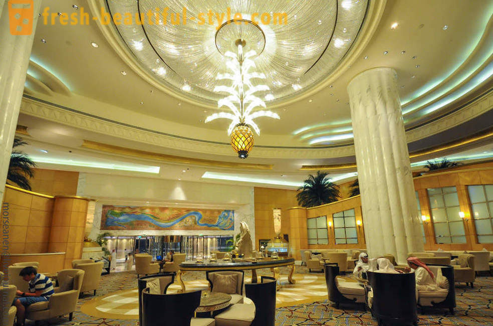 Ejiet uz luksusa viesnīcas Grand Hyatt Dubai