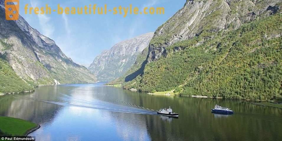Skaistums Norvēģijas fjordiem darbā britu fotogrāfa
