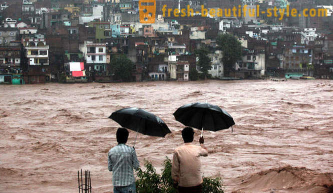 Historic plūdi Indijā un Pakistānā