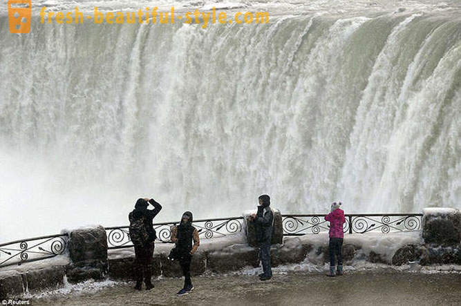 10 aizraujoši bilde sasaldēti Niagara Falls