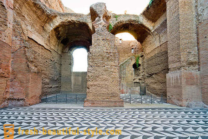 Ejot gar seno pirtīm Romā