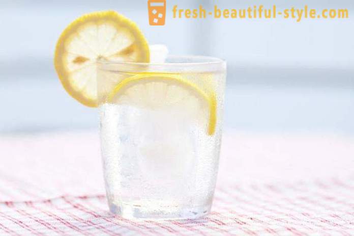 Ūdens ar citronu, lai svara zudums: receptēm un atsauksmēm