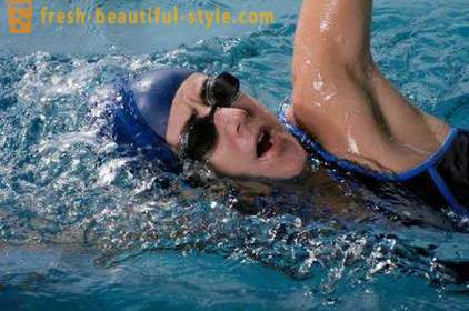 Padomi tiem, kas interesējas peldēšanā: kā rāpot