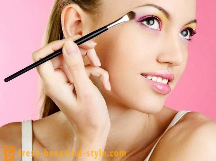 Kā palielināt acu make-up: 5 universālu noteikumu